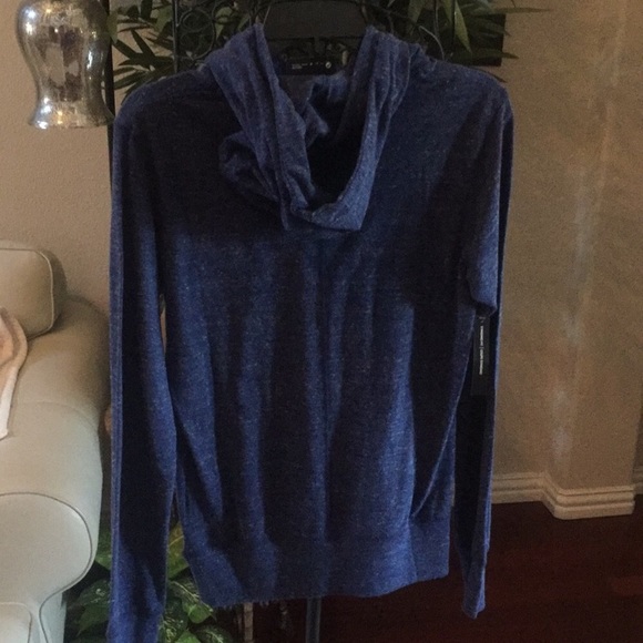 Nike Woman’s Pullover Hoodie - Picture 3 of 4